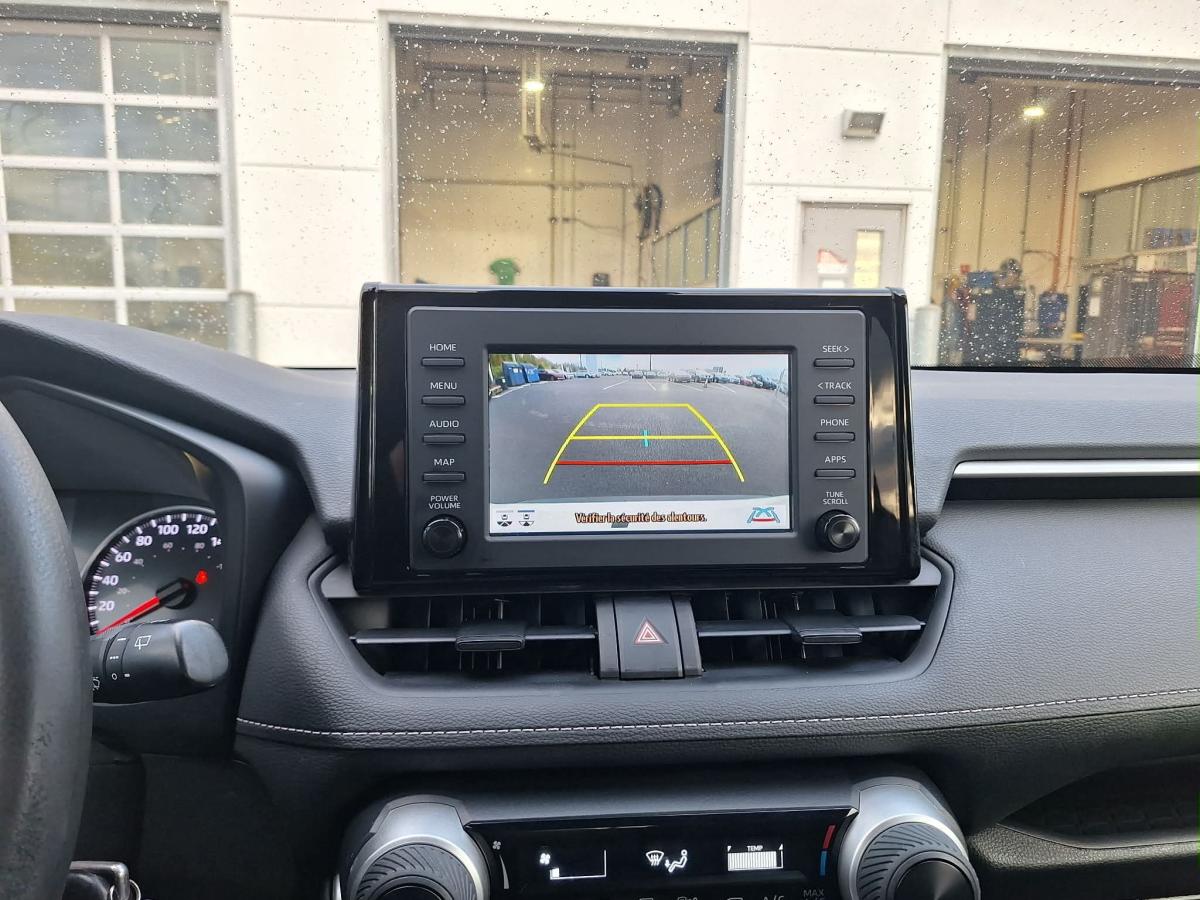 2022 Toyota RAV4 - Image 19