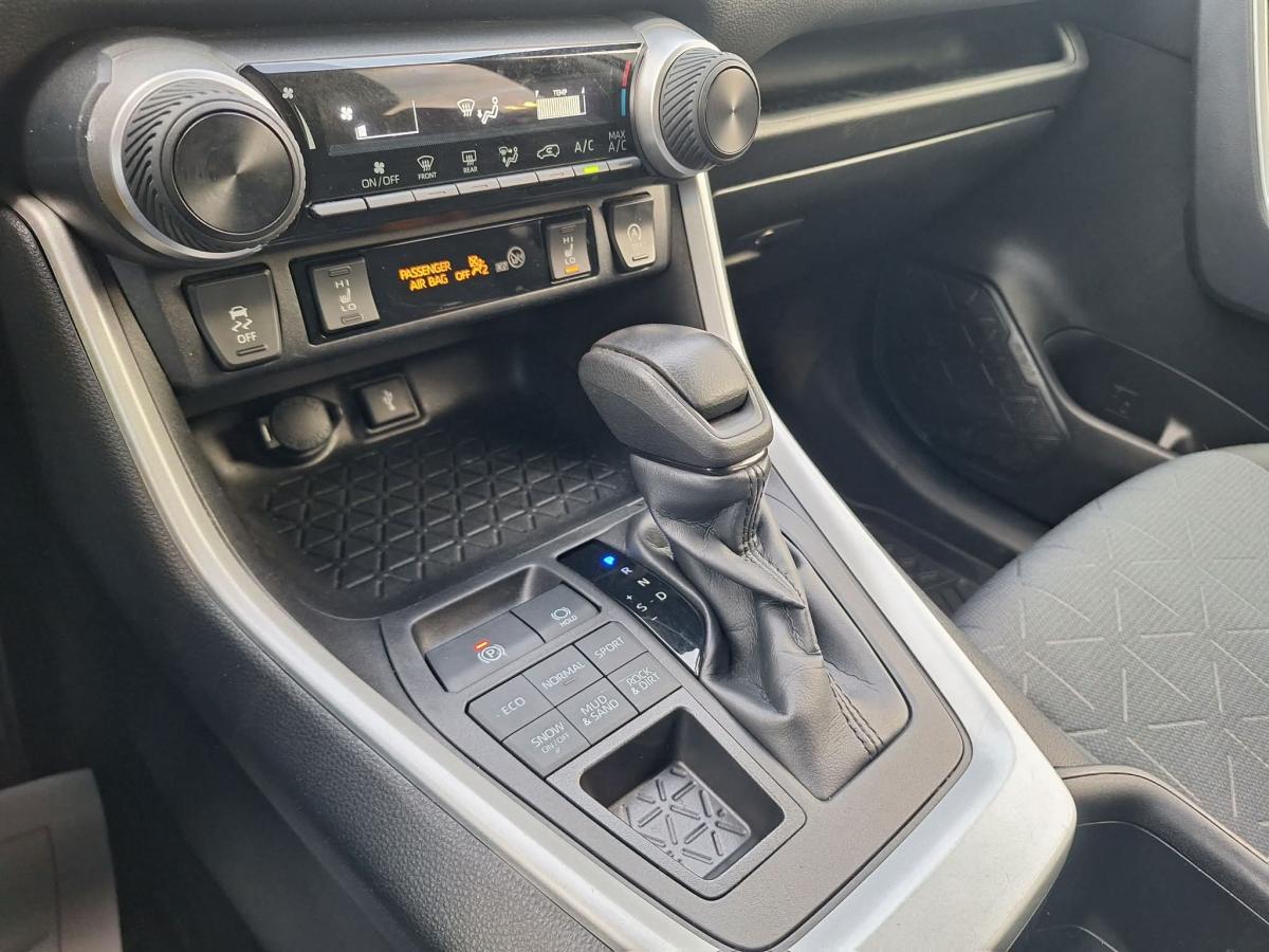 2022 Toyota RAV4 - Image 20