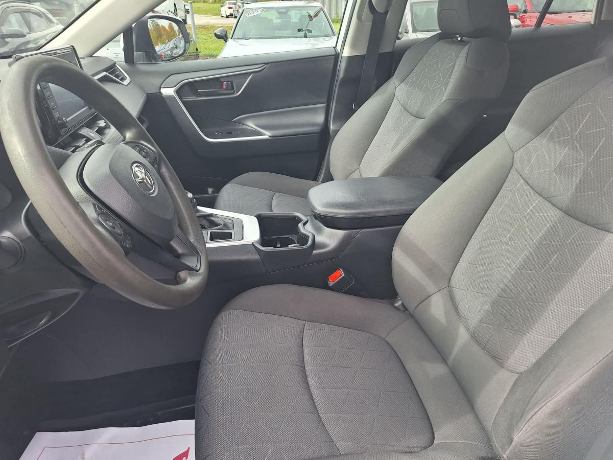 2022 Toyota RAV4 - Image 29