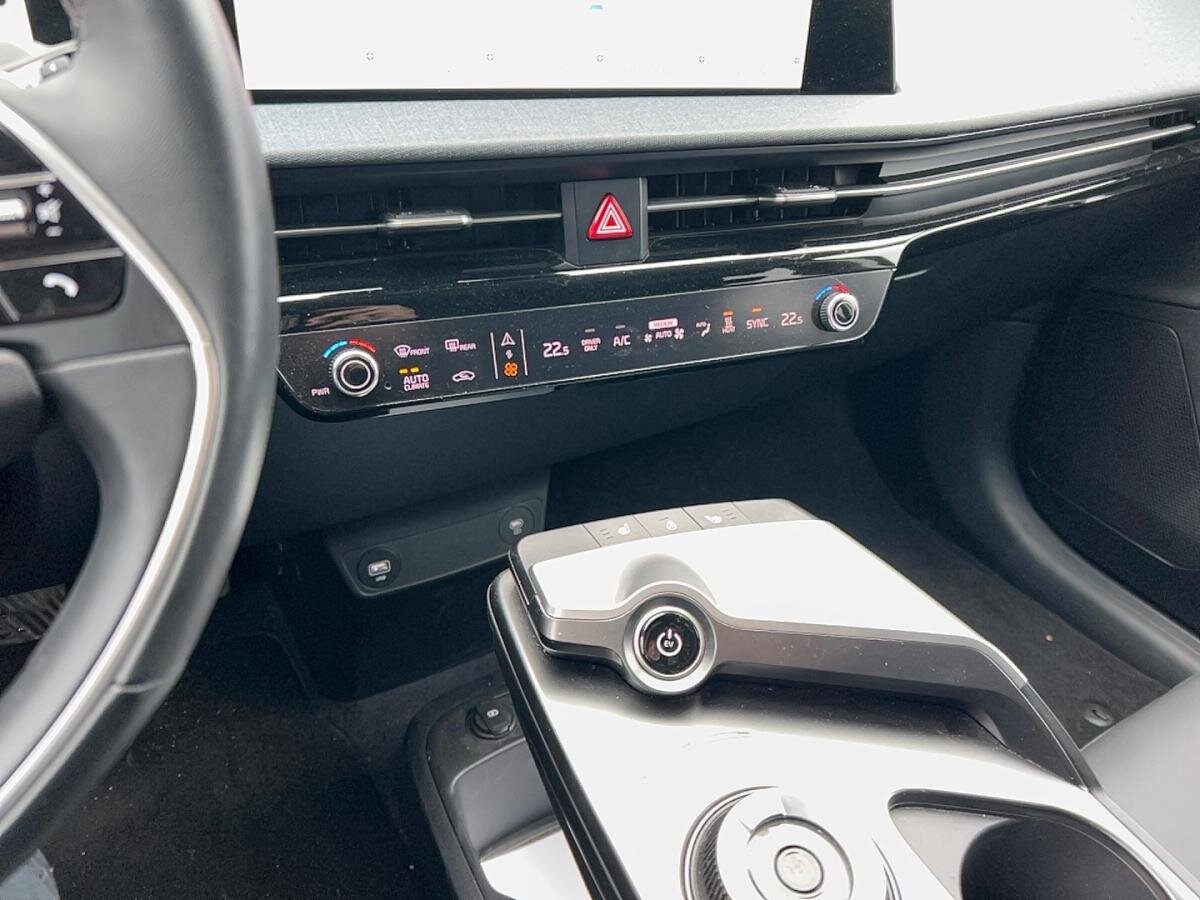 2024 Kia EV6 - Image 18