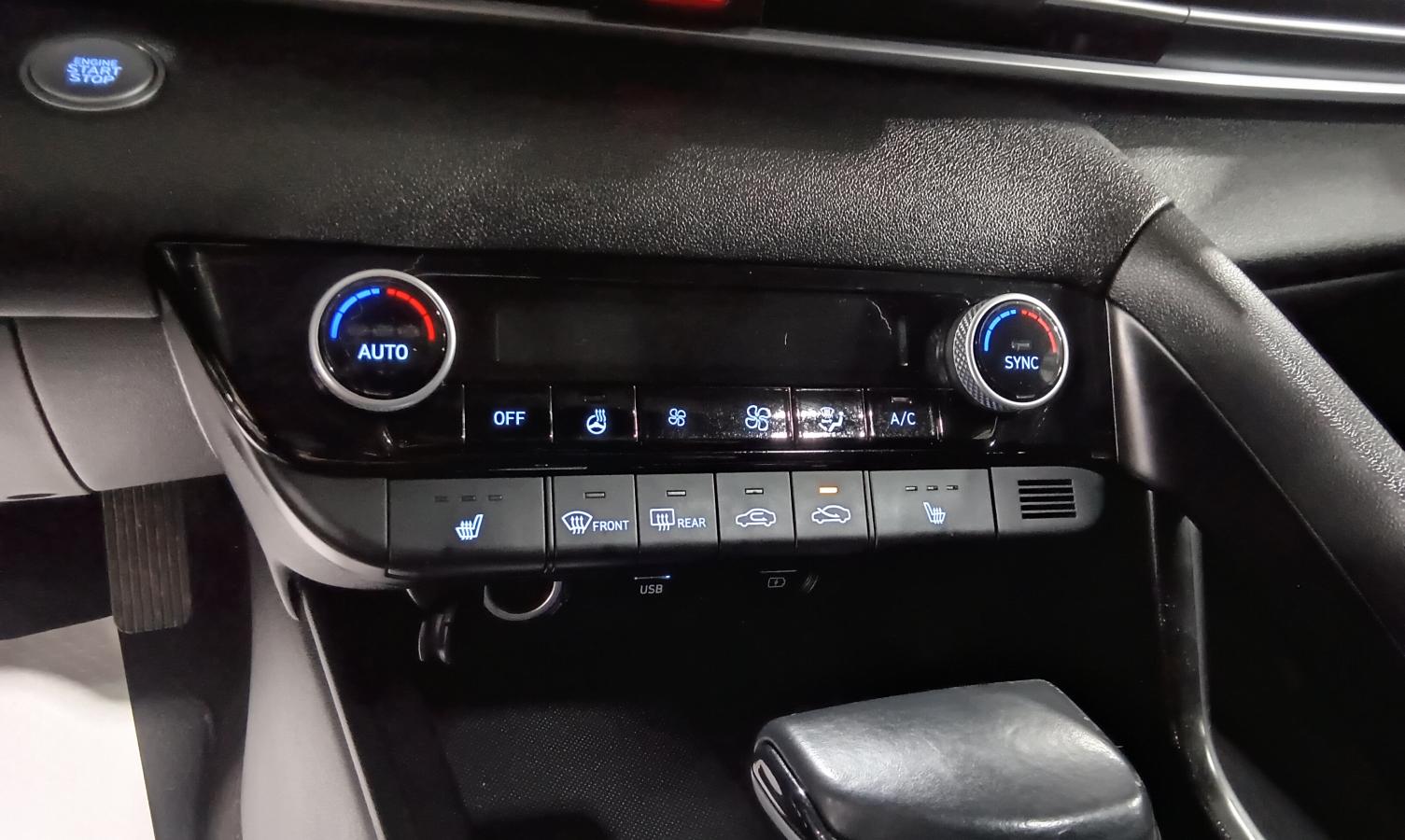 2021 Hyundai Elantra - Image 22