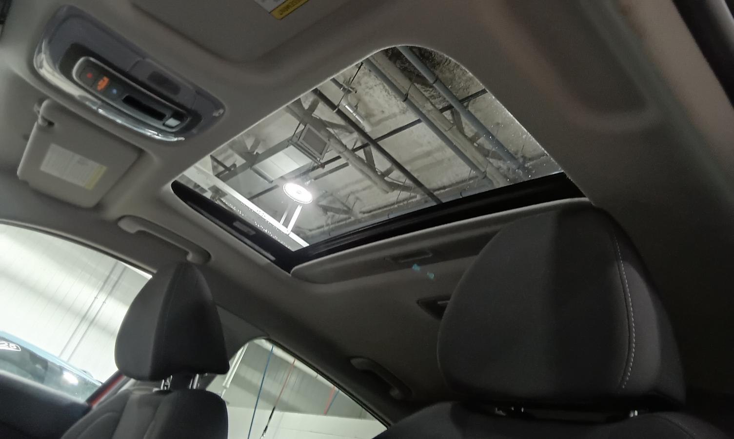 2021 Hyundai Elantra - Image 24