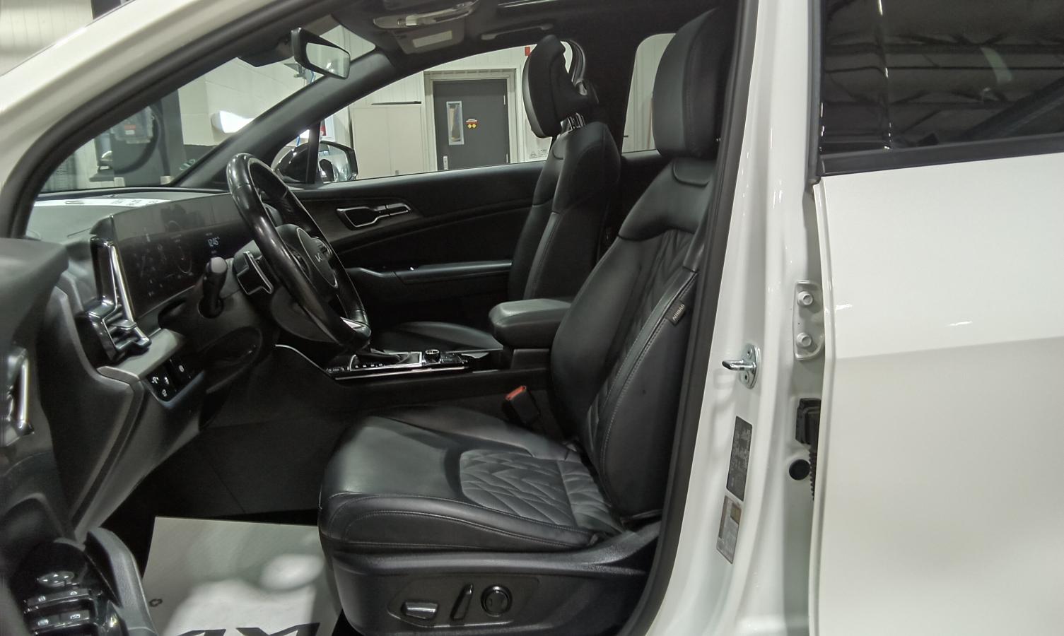 2023 Kia Sportage - Image 18