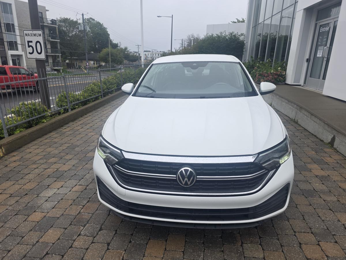 2023 Volkswagen Jetta - Image 3