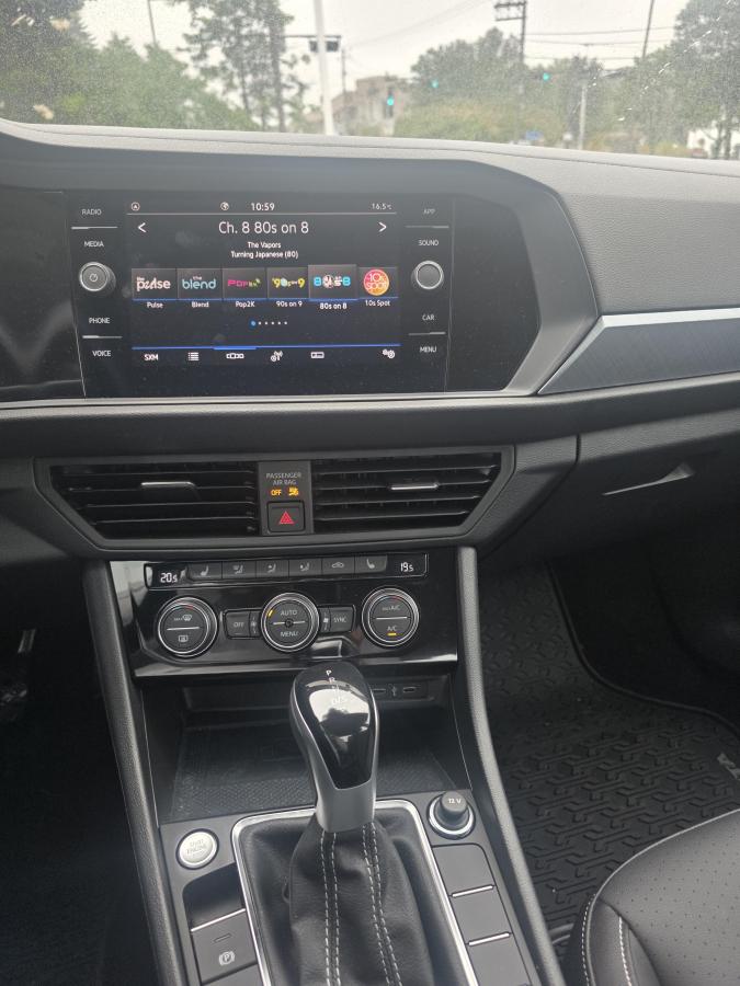 2023 Volkswagen Jetta - Image 12