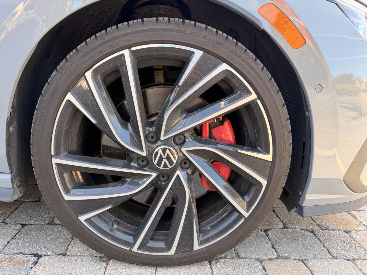 2024 Volkswagen Golf GTI - Image 3