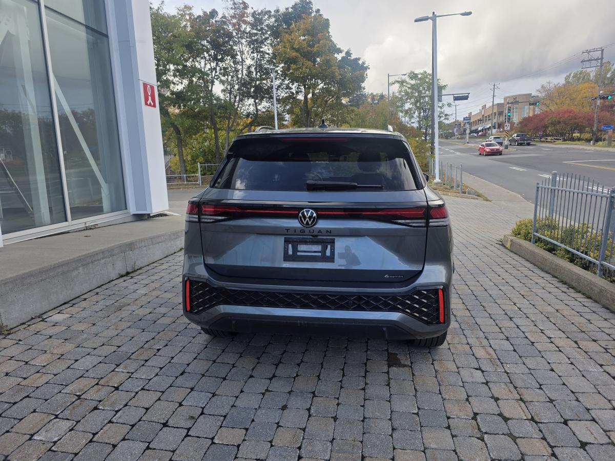 2025 Volkswagen Tiguan - Image 4