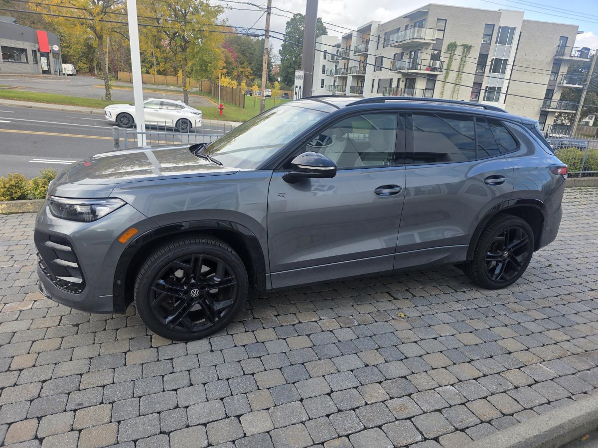2025 Volkswagen Tiguan - Image 8