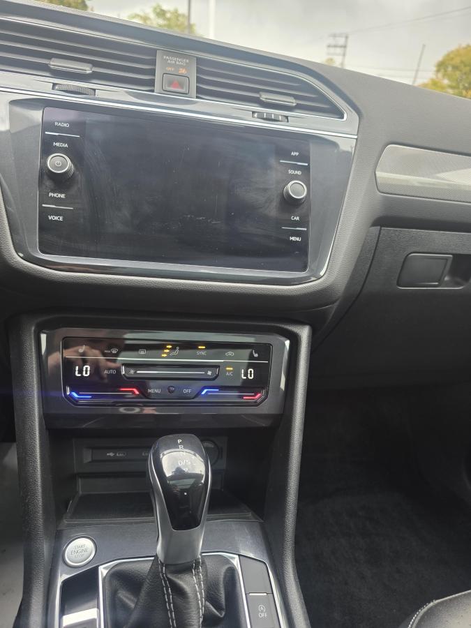 2023 Volkswagen Tiguan - Image 12