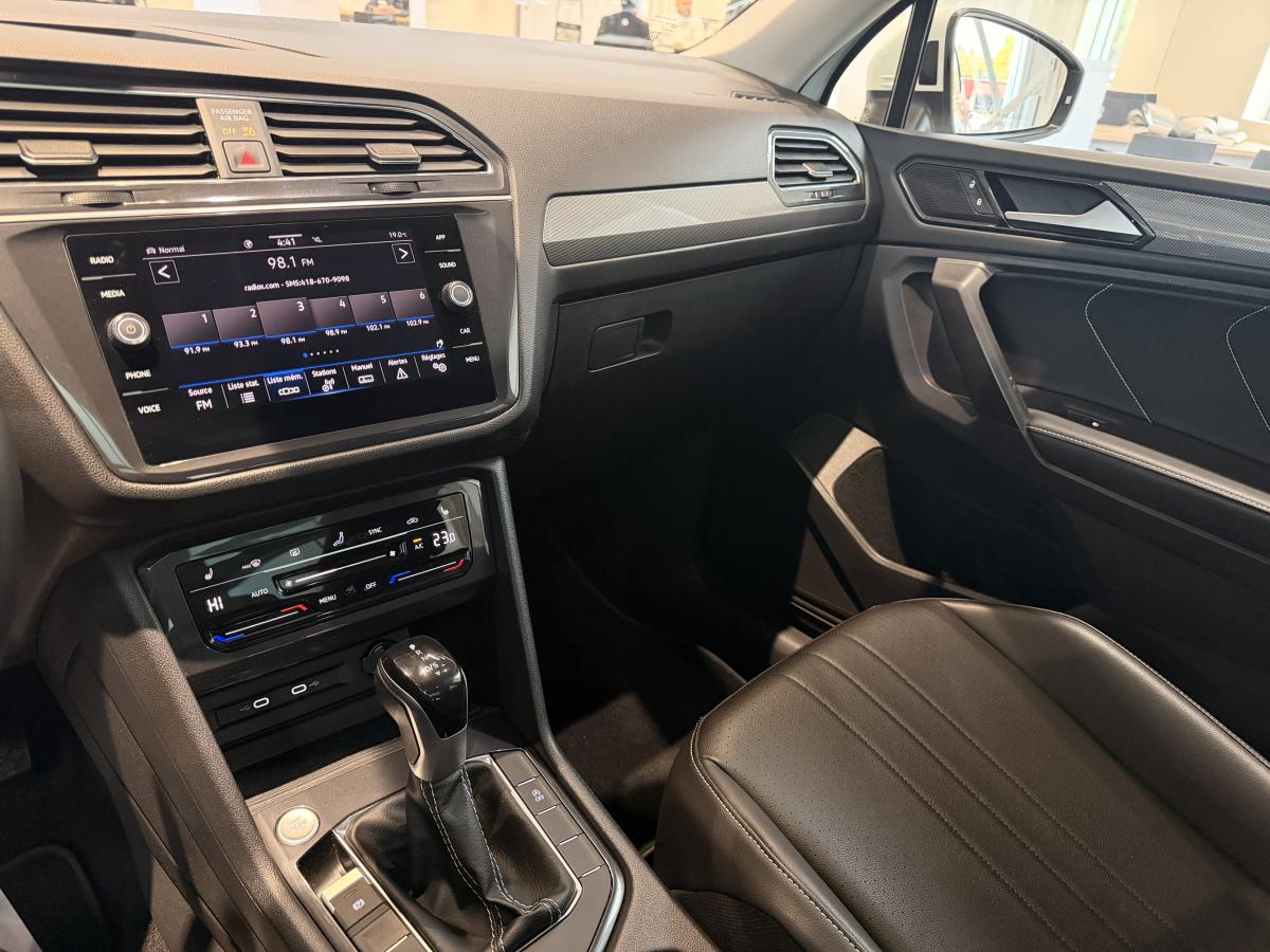 2023 Volkswagen Tiguan - Image 16