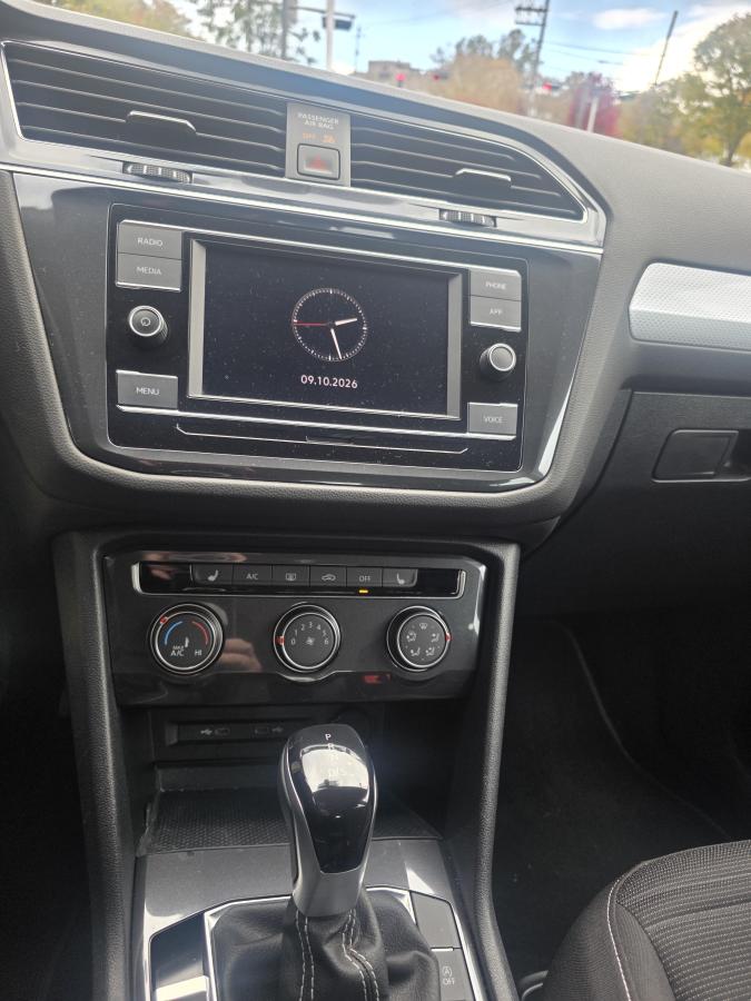 2023 Volkswagen Tiguan - Image 13