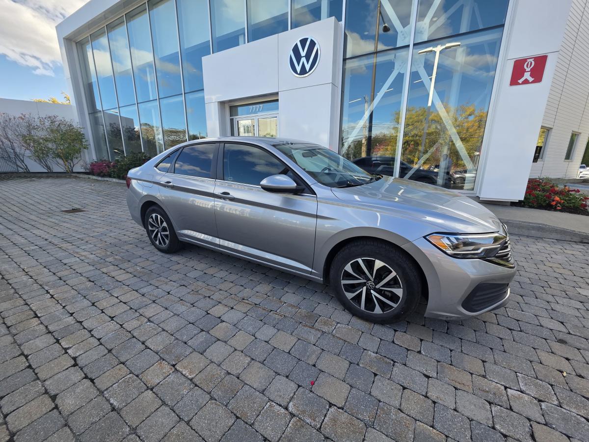 2024 Volkswagen Jetta - Image 2