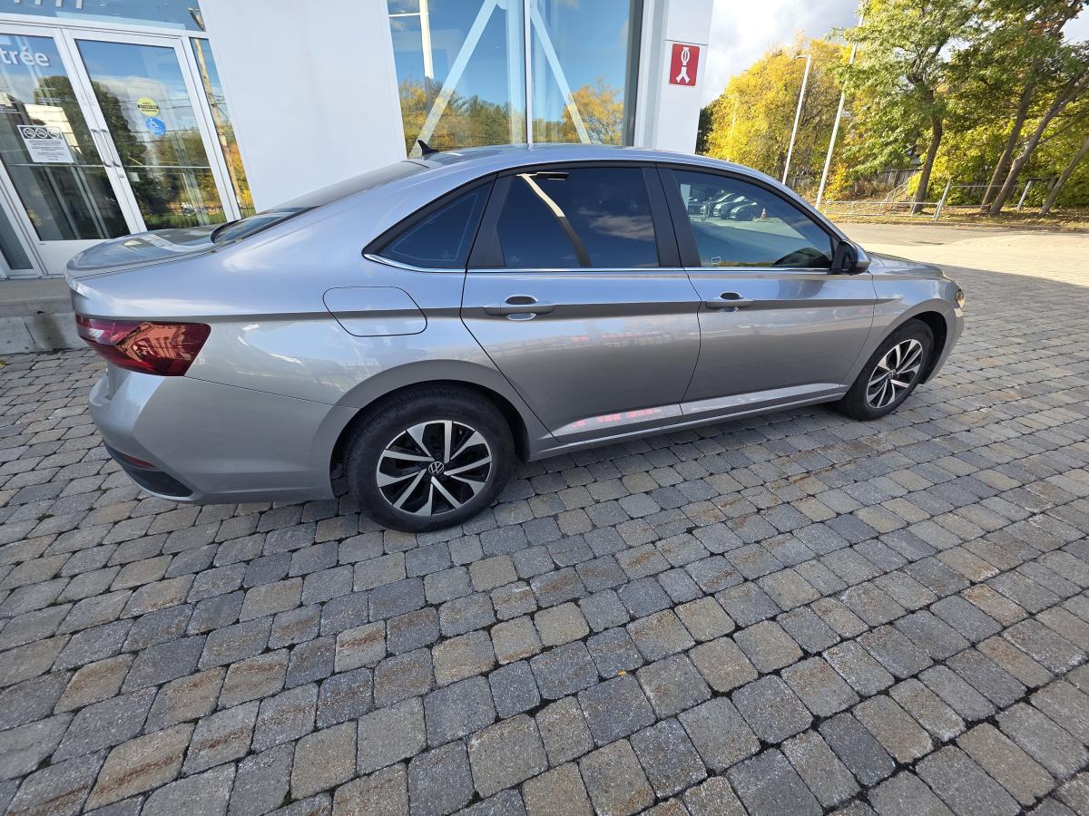 2024 Volkswagen Jetta - Image 4