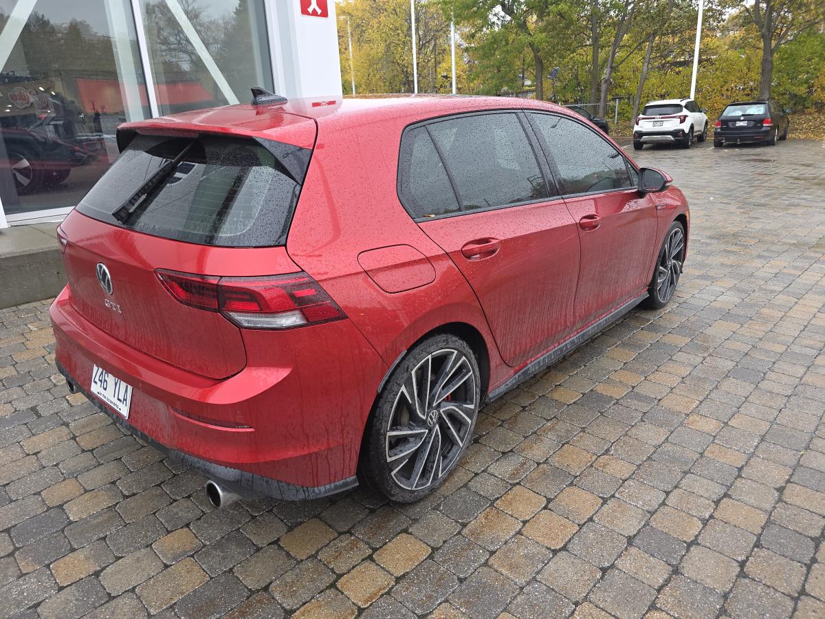 2022 Volkswagen Golf GTI - Image 4