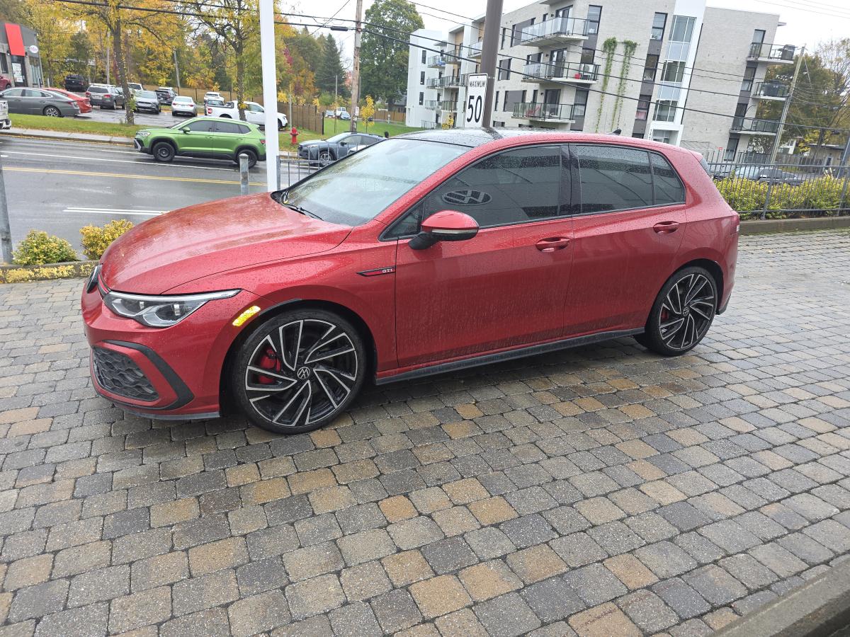 2022 Volkswagen Golf GTI - Image 8