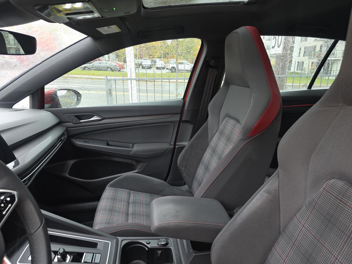 2022 Volkswagen Golf GTI - Image 9