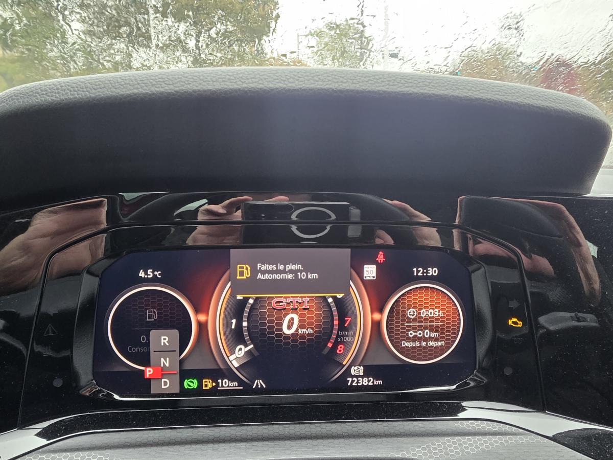 2022 Volkswagen Golf GTI - Image 10