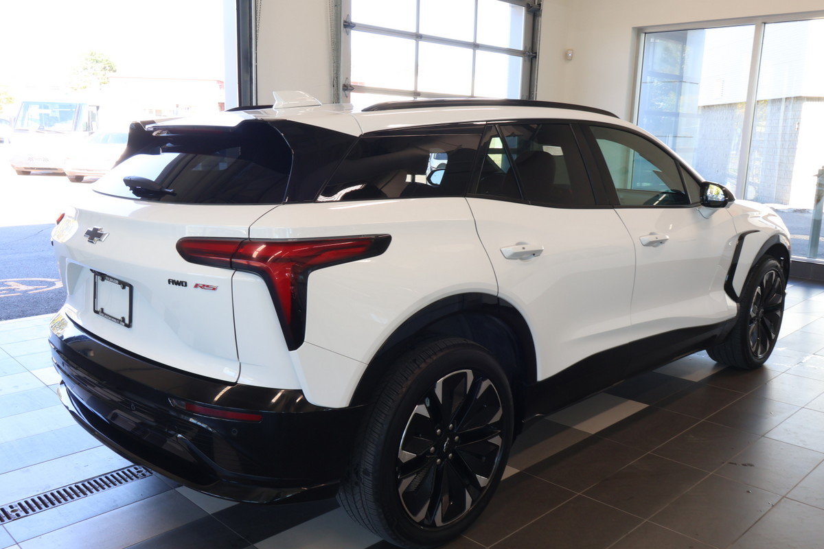 2024 Chevrolet Blazer EV - Image 24