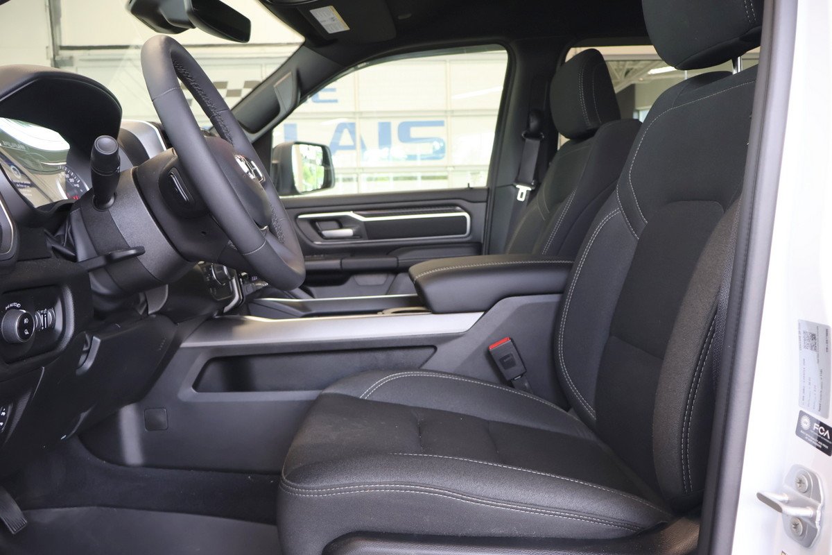 2025 Ram 1500 - Image 2