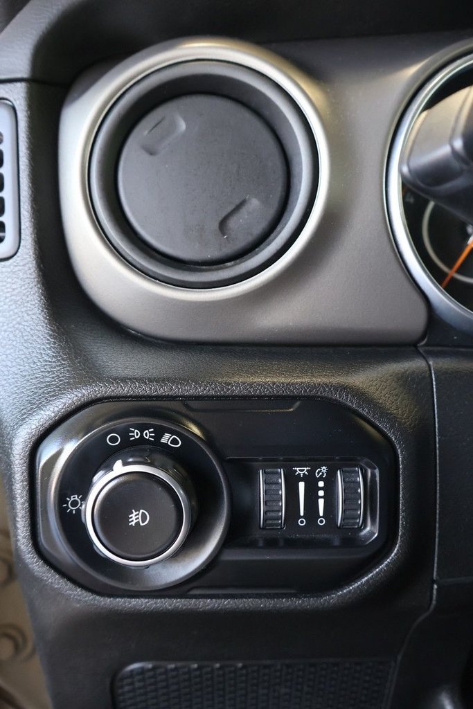 2018 Jeep Wrangler - Image 15