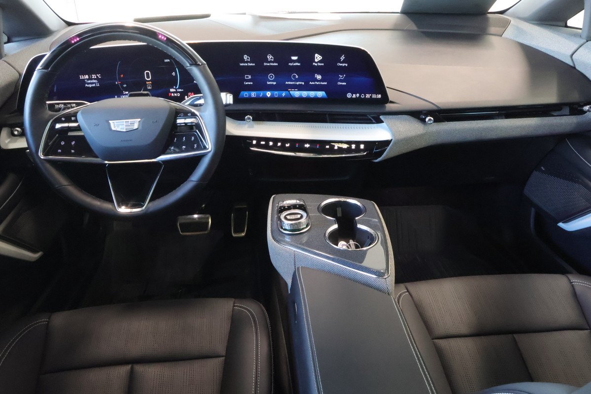 2025 Cadillac OPTIQ - Image 3