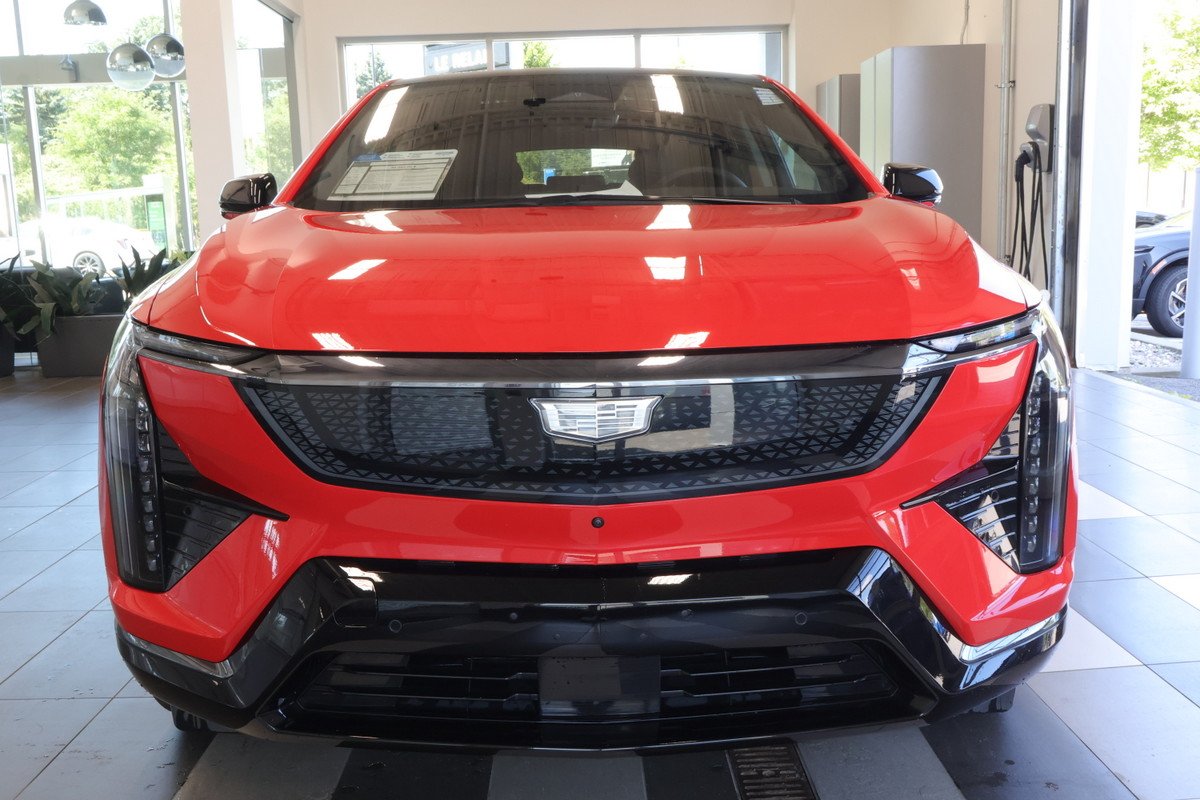 2025 Cadillac OPTIQ - Image 9