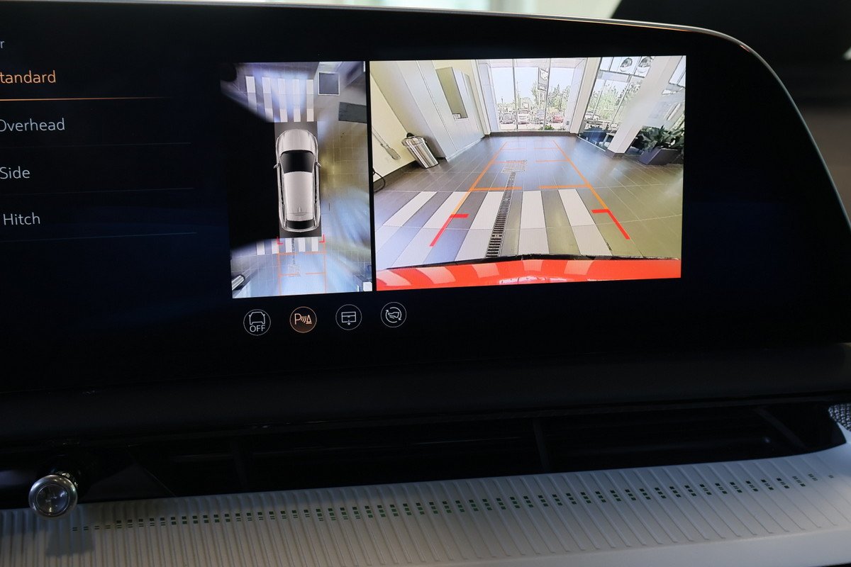 2025 Cadillac OPTIQ - Image 15
