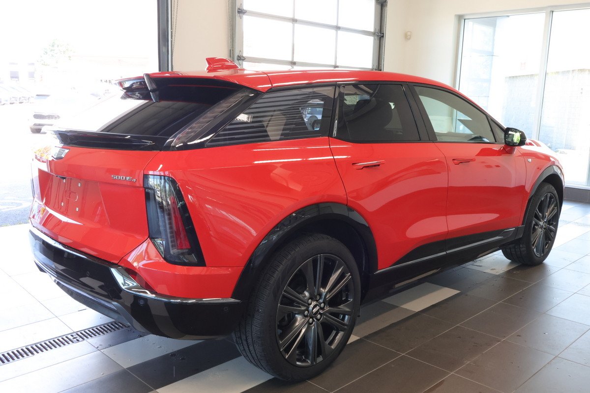 2025 Cadillac OPTIQ - Image 25
