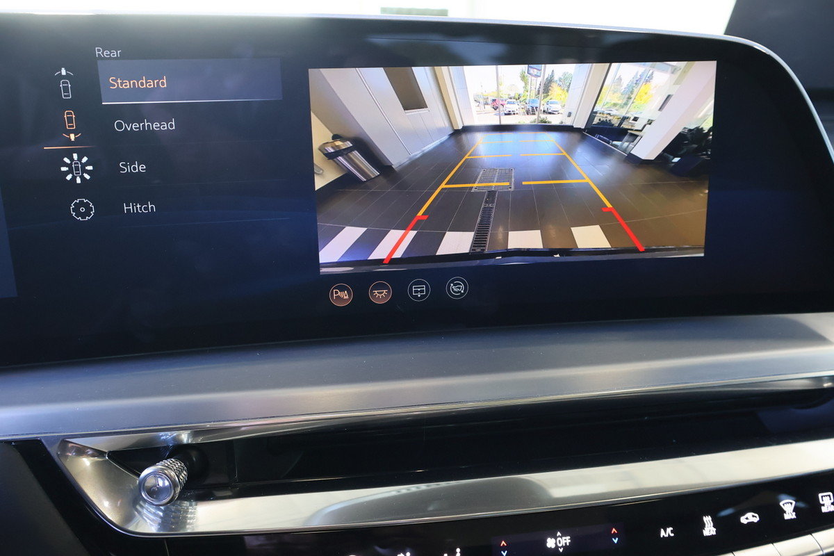 2024 Cadillac LYRIQ - Image 15