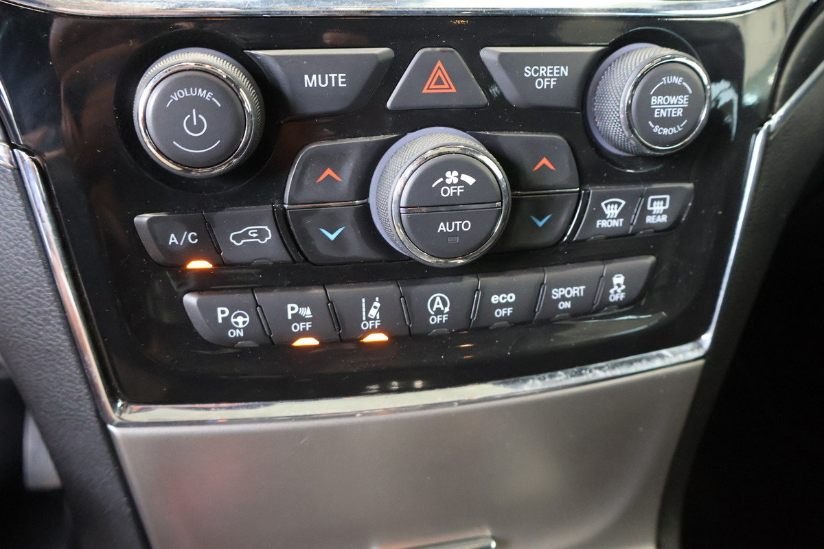 2021 Jeep Grand Cherokee - Image 15