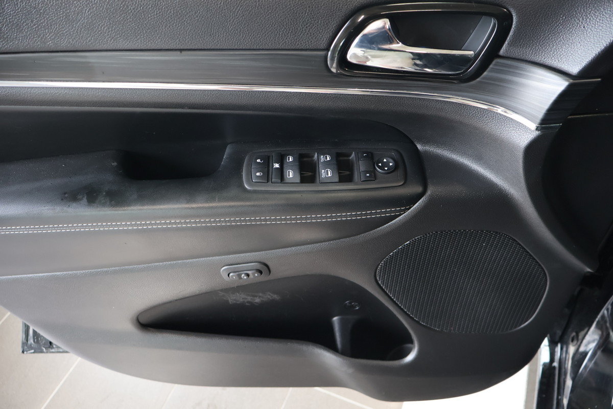 2021 Jeep Grand Cherokee - Image 18
