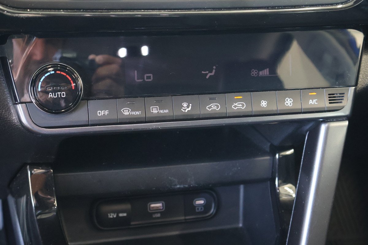 2025 Kia Seltos - Image 17