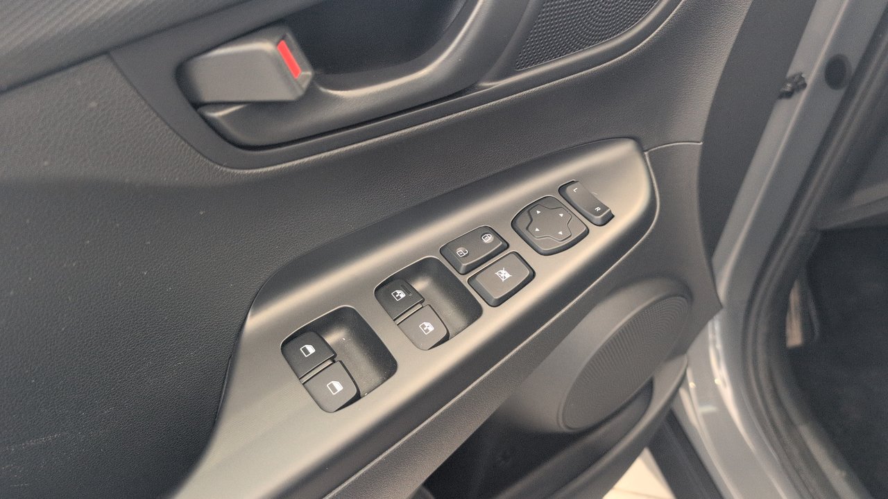 2022 Hyundai Kona - Image 17