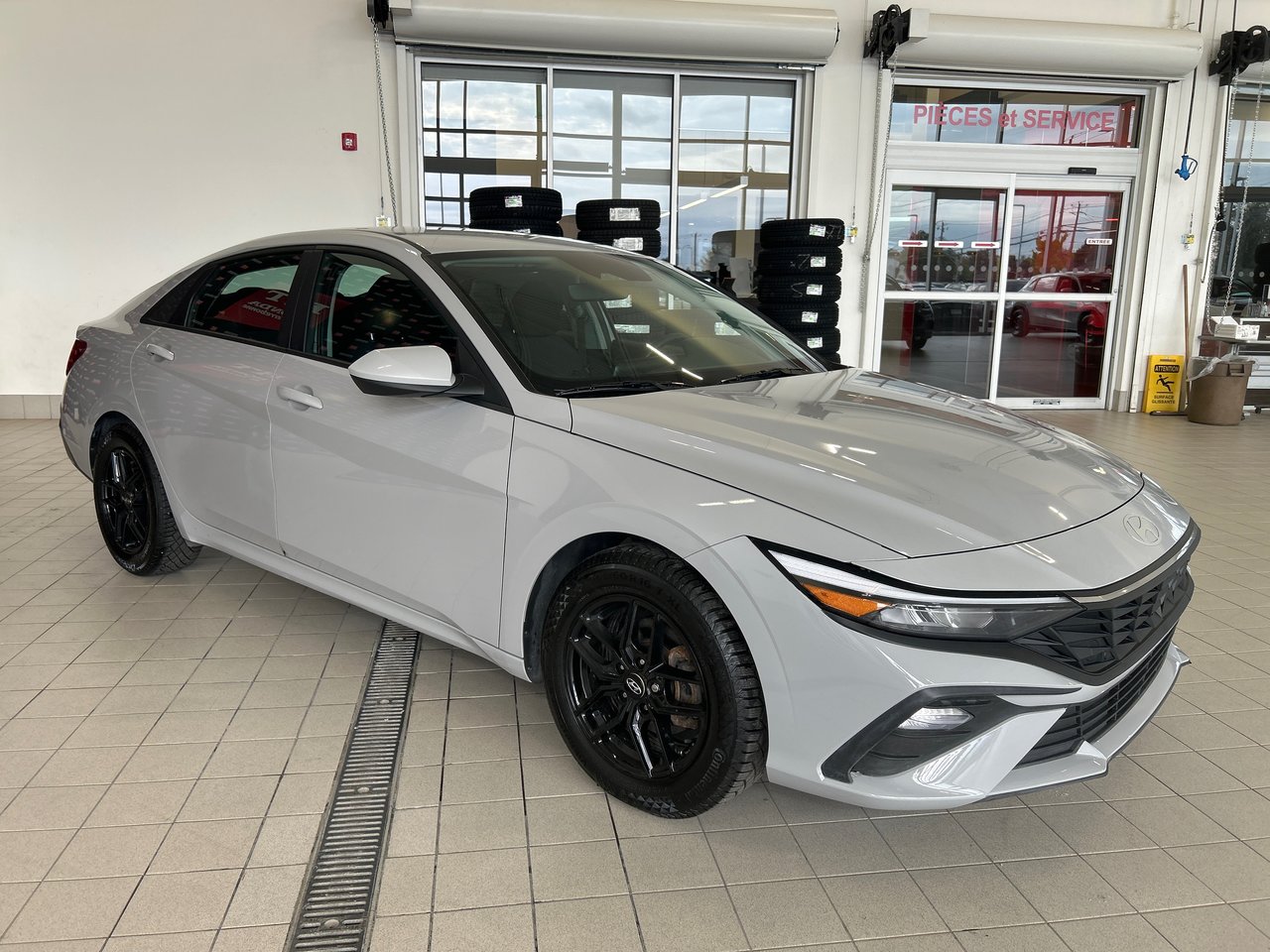 2024 Hyundai Elantra - Image 4