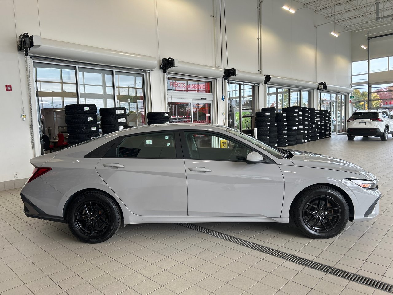 2024 Hyundai Elantra - Image 6