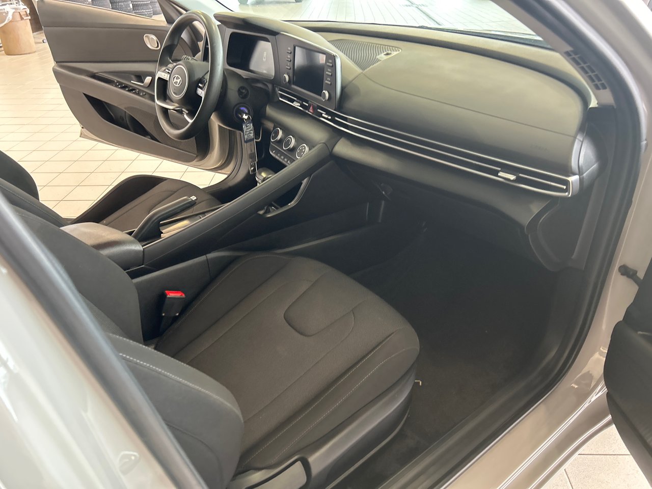 2024 Hyundai Elantra - Image 14