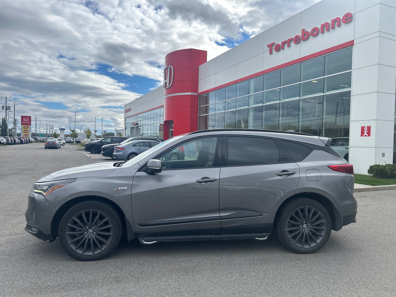 2022 Acura RDX - Image 2