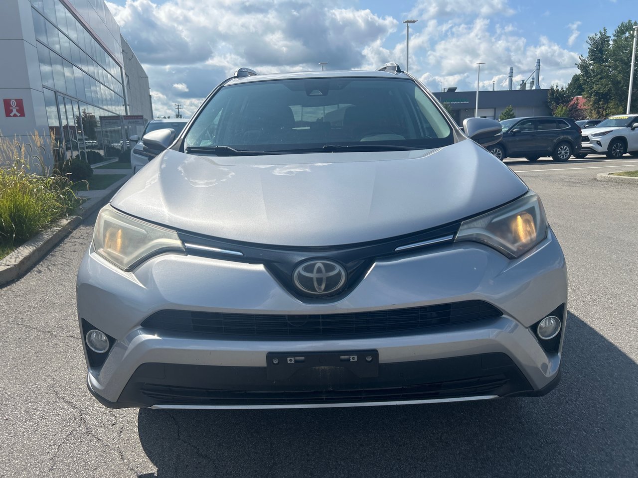 2017 Toyota RAV4 - Image 9