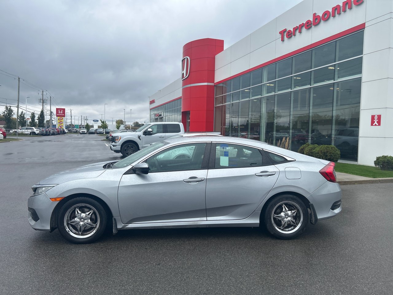 2018 Honda Civic Sedan - Image 10