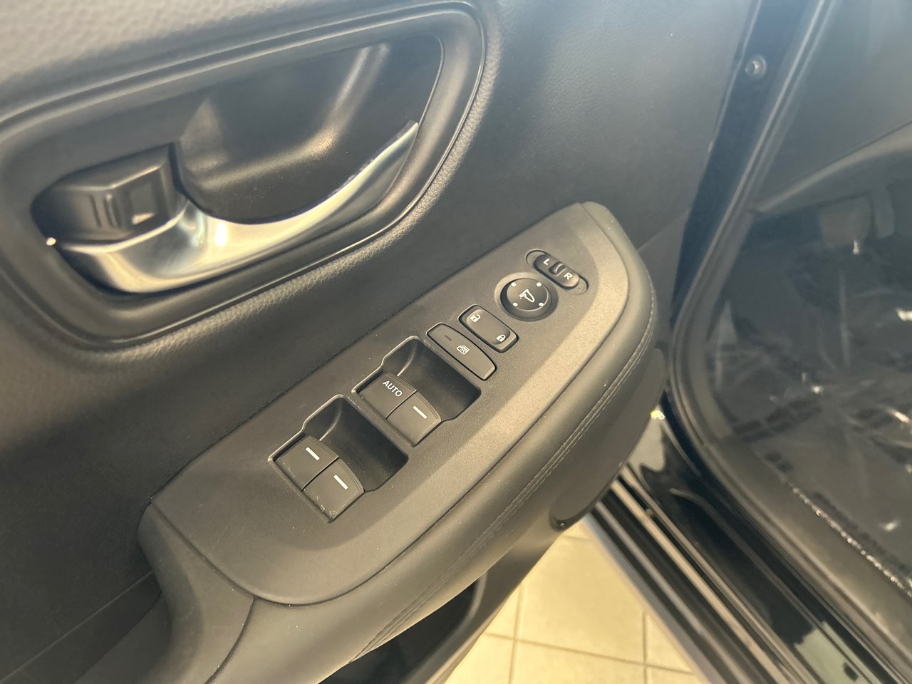 2025 Honda HR-V - Image 19