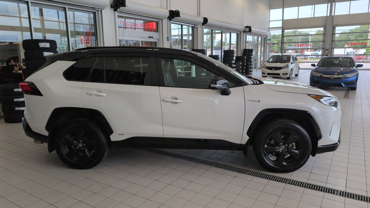 2021 Toyota RAV4 - Image 5