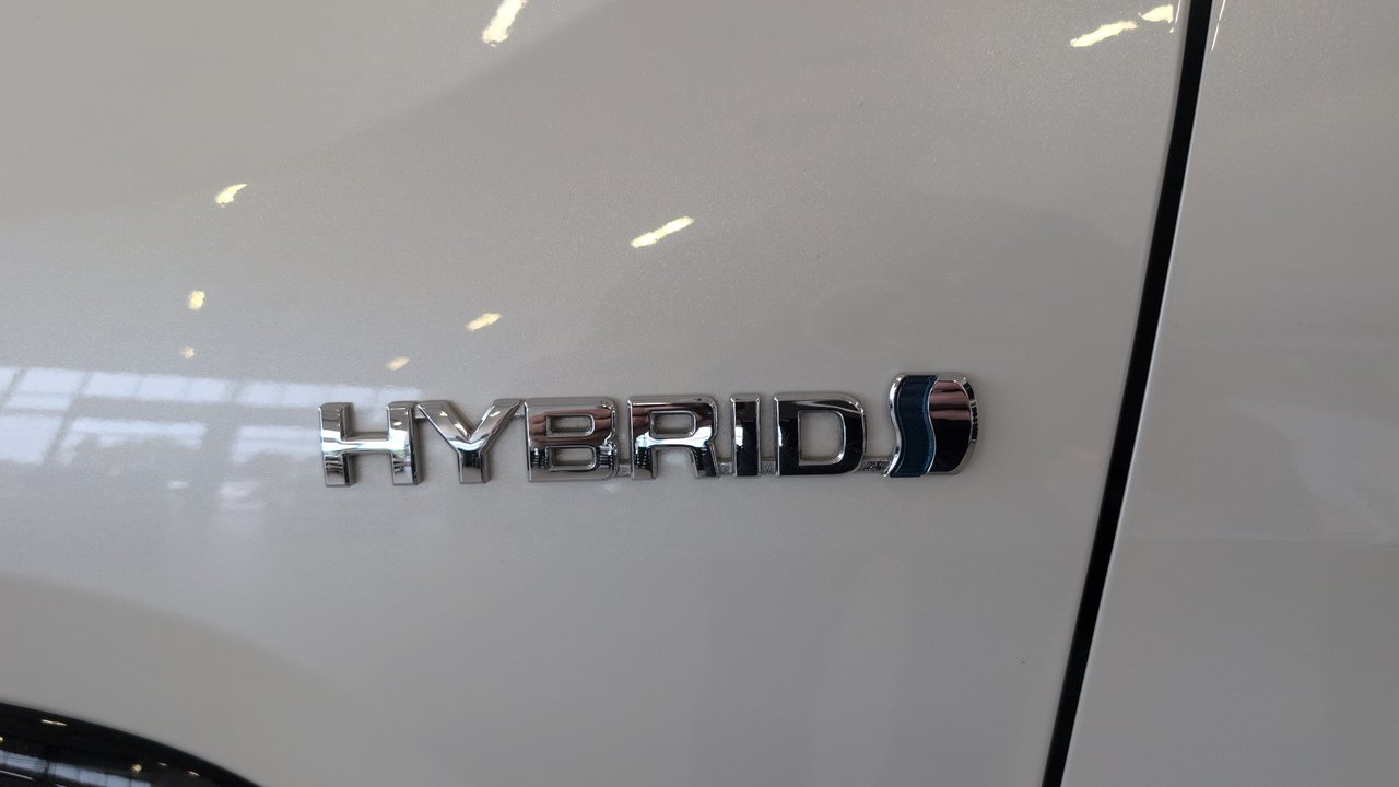 2021 Toyota RAV4 - Image 13