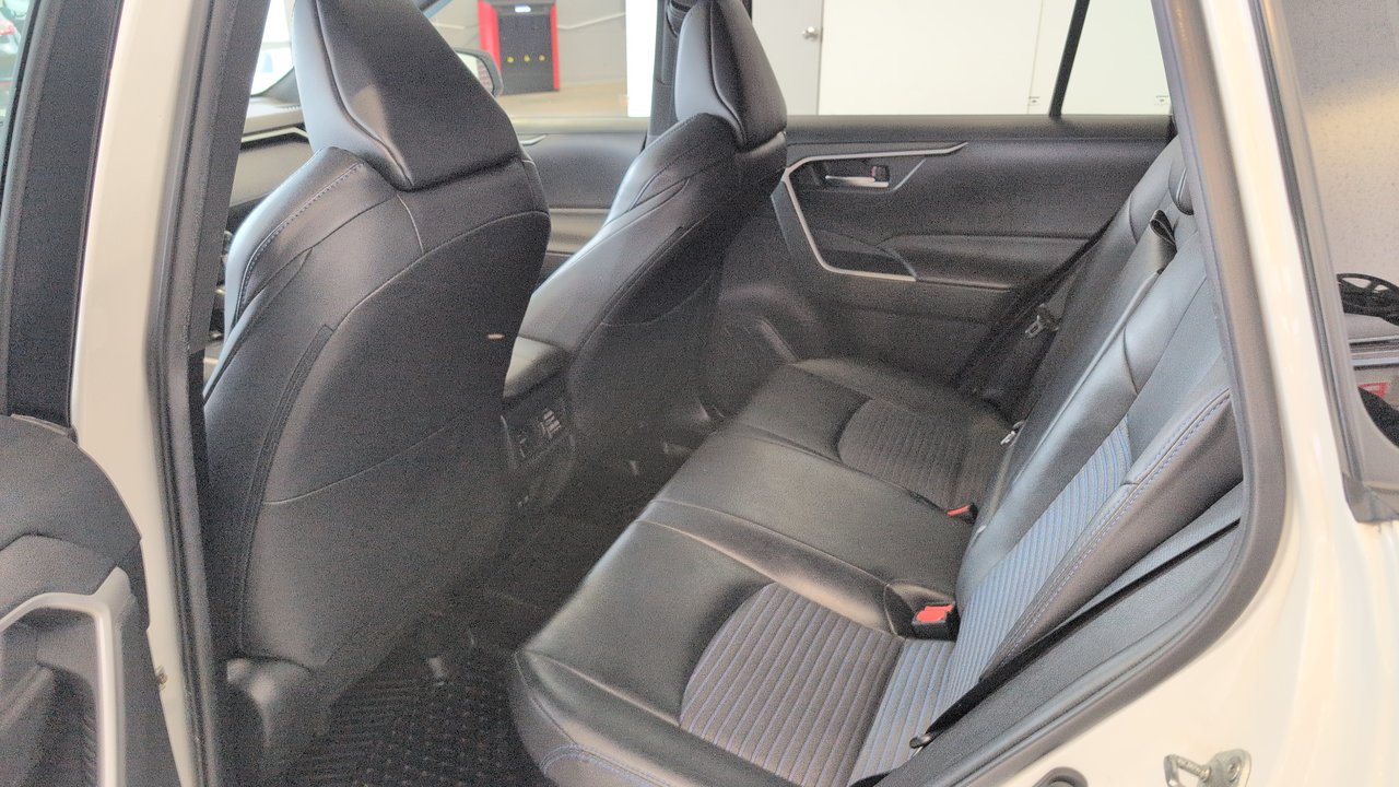 2021 Toyota RAV4 - Image 15