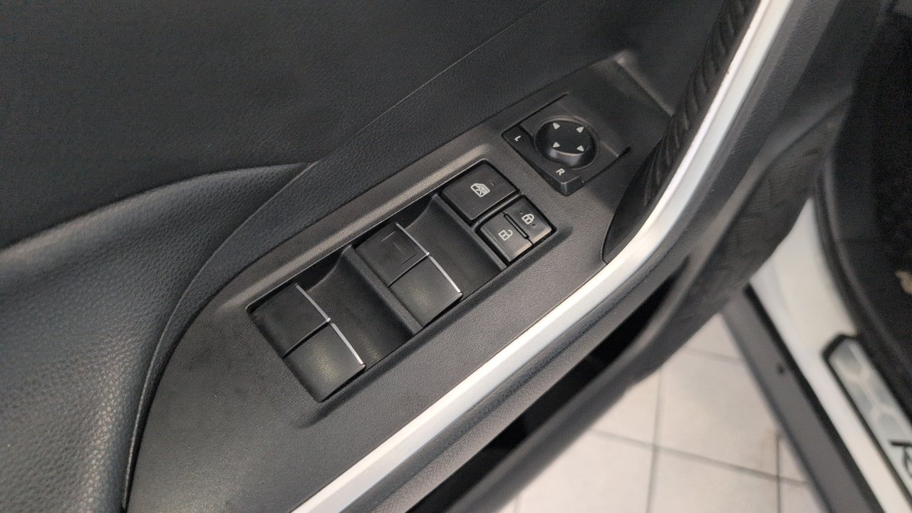 2021 Toyota RAV4 - Image 19