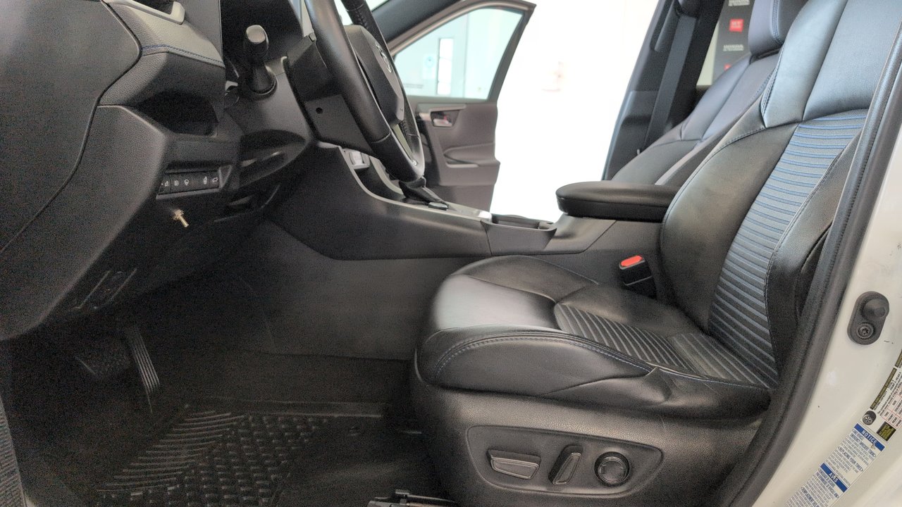 2021 Toyota RAV4 - Image 20