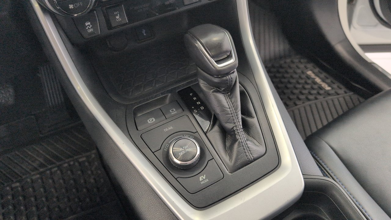 2021 Toyota RAV4 - Image 23