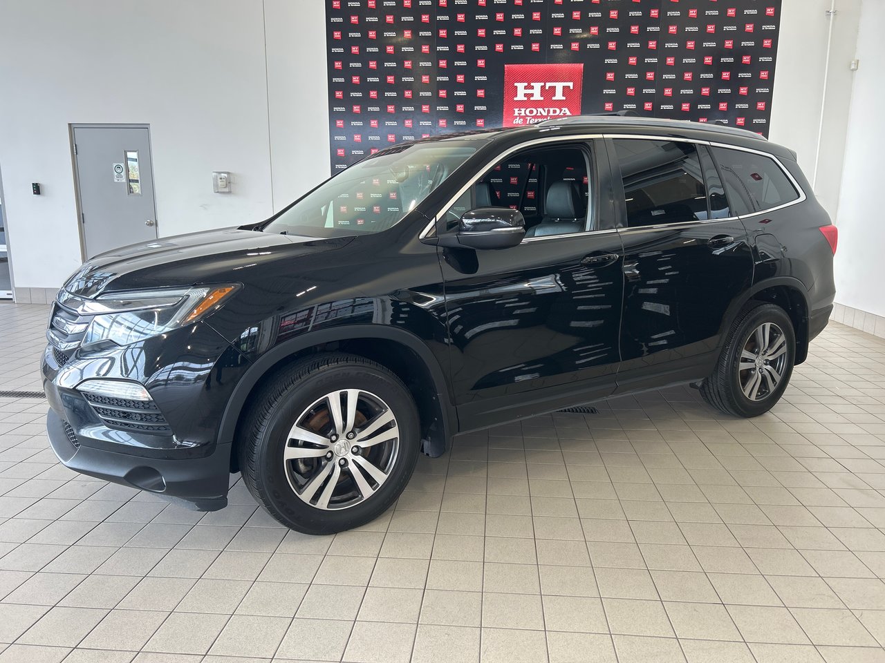 2017 Honda Pilot - Image 3