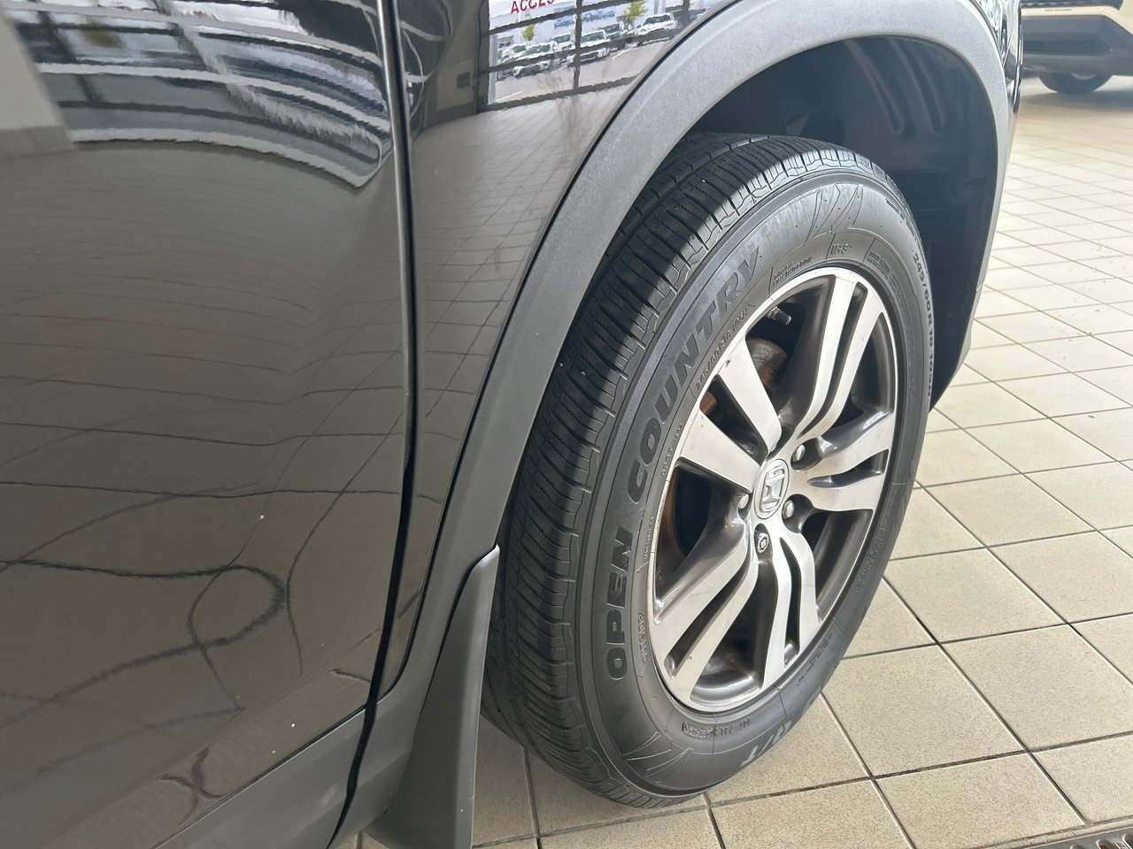 2017 Honda Pilot - Image 18