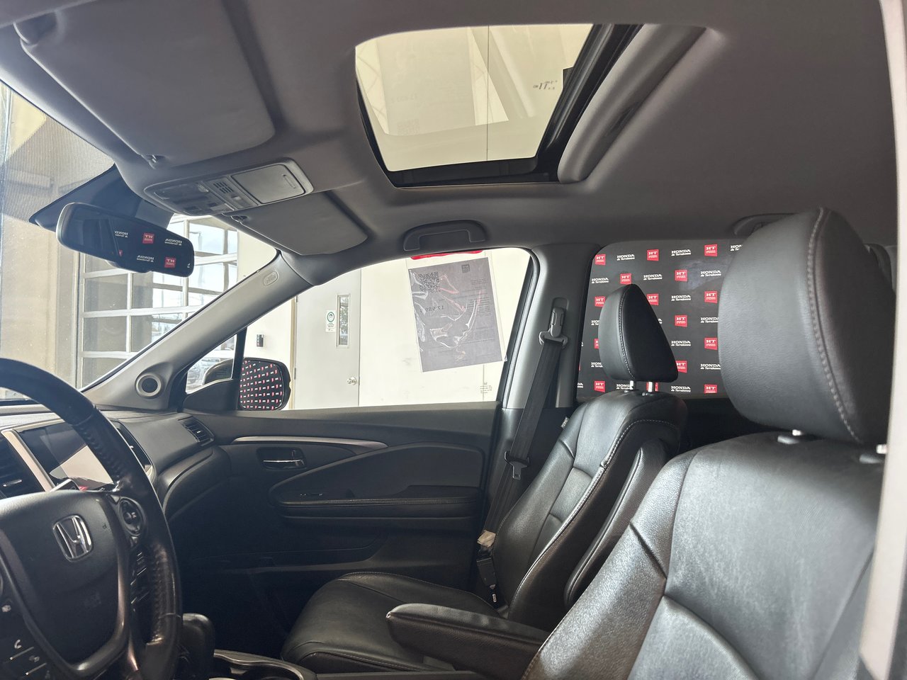 2017 Honda Pilot - Image 22