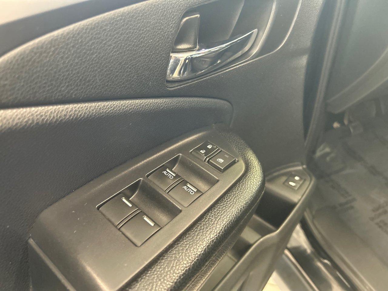 2017 Honda Pilot - Image 24